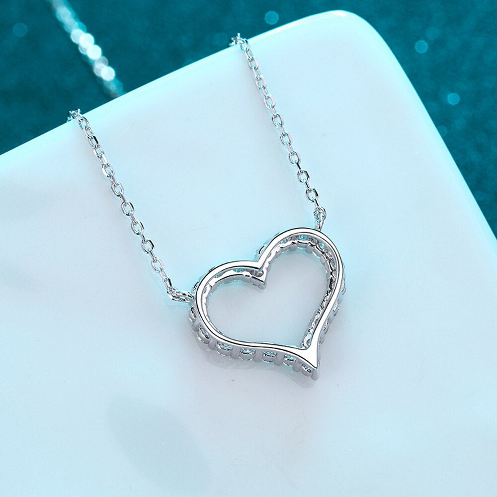 KNOBSPIN D VVS1 Sparking Moissanite Necklace Heart Pendant for Women S925 Sterling Sliver Plated 18K Party Birthday Gift Jewelry