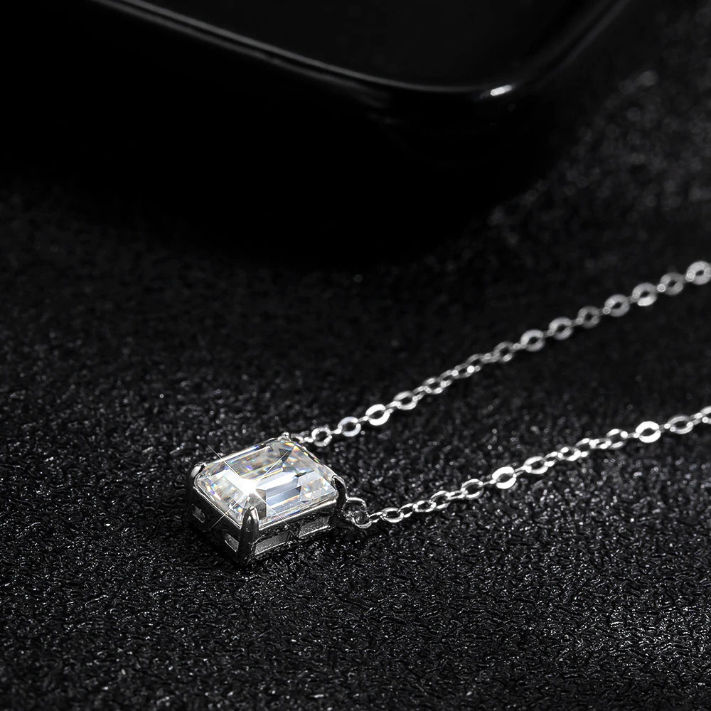 KNOBSPIN D VVS1 6X8Mm 2Ct Emerald Cut Moissanite Pendant Necklaces for Women Sparkling Wedding Jewelry GRA S925 Sliver Necklace