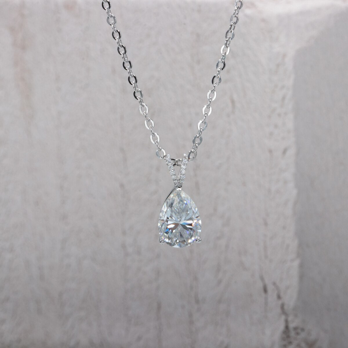Anujewel 2.5Ct D Color Pear Cut Teardrop Moissanite Diamond Pendant Neckalce 925 Sterling Silver Necklace Jewelry